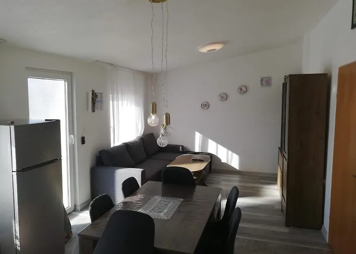 Apartment Kety Vir