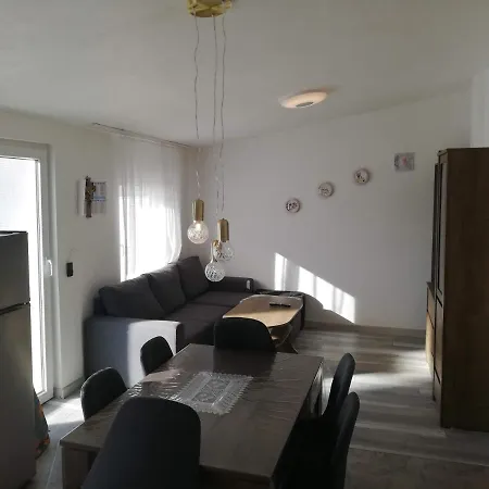 Apartment Kety Vir